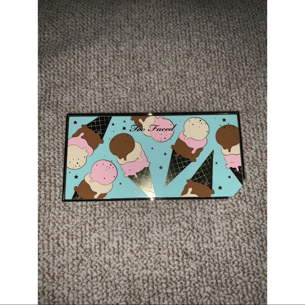 Too Faced Triple Scoop Highlight Palette 🍦
